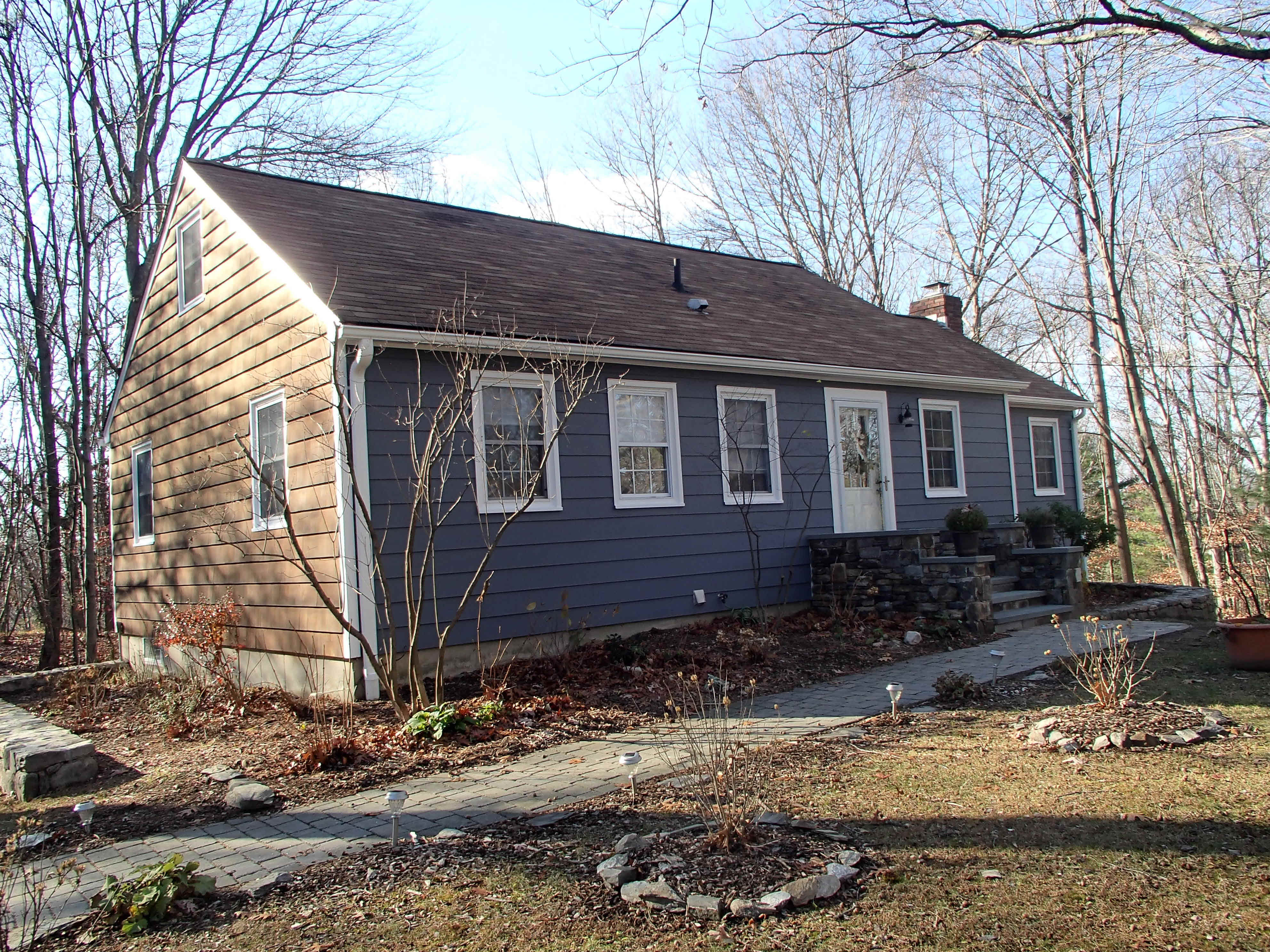 Building photograph for 100 BLUEBERRY HILL RD